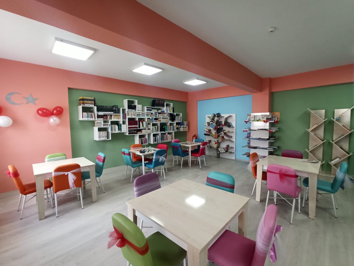 TurksevenCem's tweet photo. Mesleki Eğitimde 1000 Okul Projesi kapsamında okulumuzda kurulan kütüphane, bilişim sınıfı ve bütünleşik laboratuvarın açılışını Sayın Kaymakamımız Ünal KOÇ ve daire amirlerinin katılımı ile gerçekleştirdik. Emeği geçenlere teşekkür plaketlerini takdim ettik. https://t.co/NfTsPB62jG