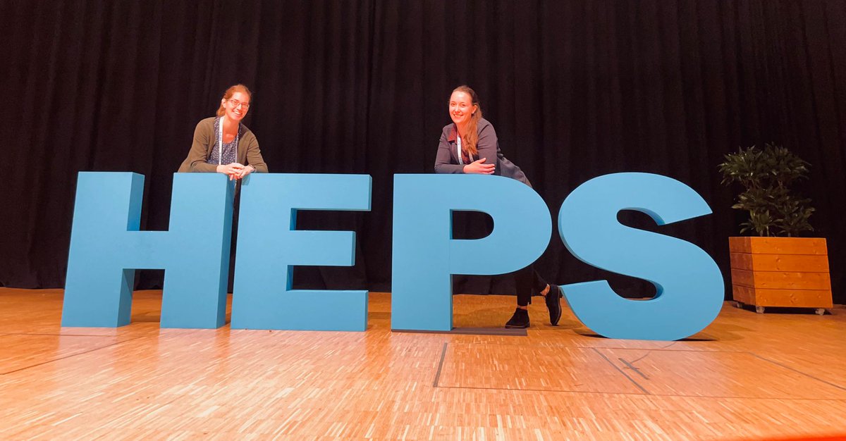 inm_online's tweet photo. Immer am Puls der Zeit bleiben. Zwei Kolleginnen auf dem alle drei Jahre stattfindenden Human Factors Kongress #HEPS2022 in Delft. Wissenschaftliche Entwicklungen auf diesem Gebiet sind sehr relevant für unsere Arbeit. https://t.co/QwxVCLIg2i