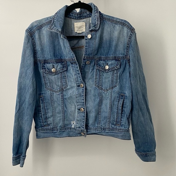larsenb13's tweet photo. So good I had to share! Check out all the items I'm loving on @Poshmarkapp #poshmark #fashion #style #shopmycloset #econscious #americaneagleoutfitters #boutique: https://t.co/bqizXyHwUH https://t.co/arYTU5vrCI