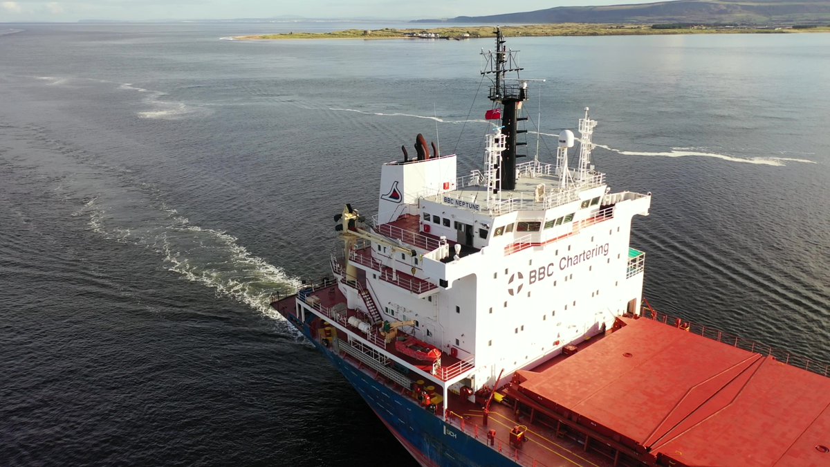martinastro2005's tweet photo. Bulk carrier BBC Neptune (190m) inbound to Lough Foyle today, what a difference to yesterday, it was like a Summer's day in comparison. https://t.co/19Wt2BjIl1 #shipping #bbcneptune #foyleport https://t.co/TnnFzy5eIN