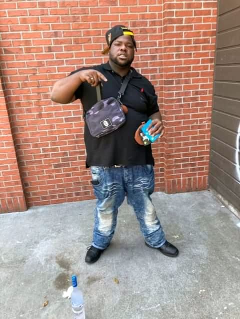 Bearfolks's tweet photo. It's Regular but It's Pressure!! How Dat Work?? #BossMoney #BlickBoy #Bookies #Bape #Ballcaps #Belltown #Boomin 💰🔫🍪🐵🧢🔔💥 https://t.co/VW6bUHgpw6