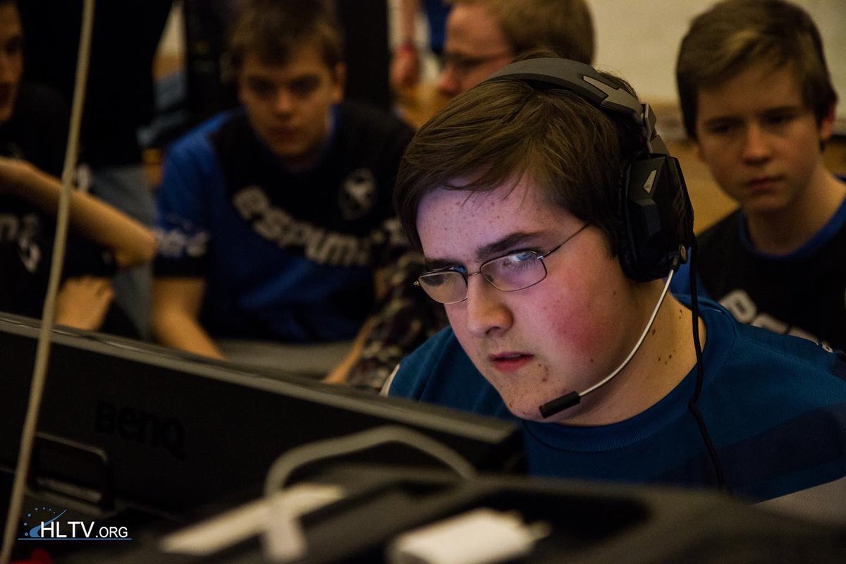 If this guy were to do an Ironman next year

- 3,9km swimming 🏊‍♂️ 
- 180km biking 🚴‍♂️ 
- 42,2km running 🏃‍♂️ 

Would anyone in the esports world wanna team up and sponsor me, while we raise some money for charity? 

DMs open