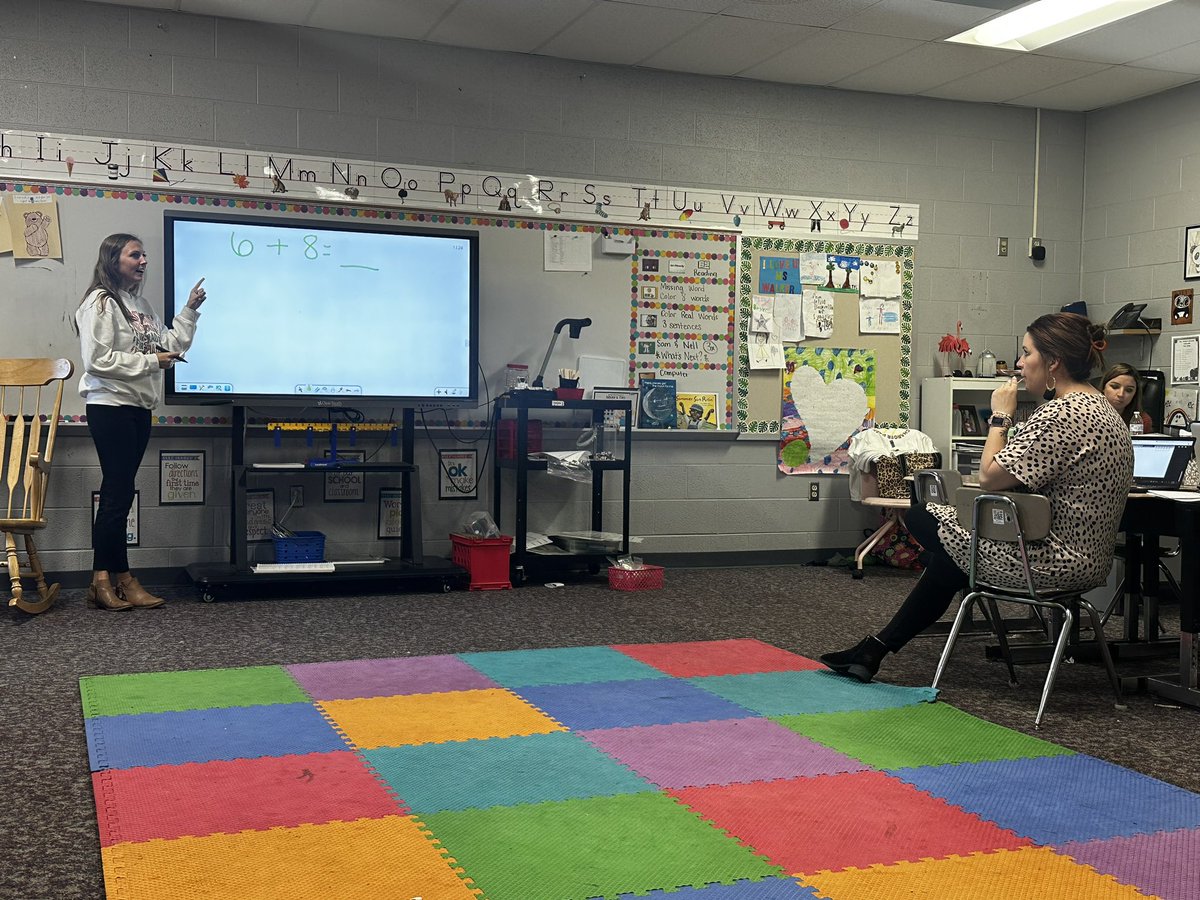 CLAchargers's tweet photo. Teachers learning from other teachers is the best PD there is! #CaringLearningAchieving #MCSBestoftheBest @CindyCliche1 https://t.co/WaCHV8XgQG