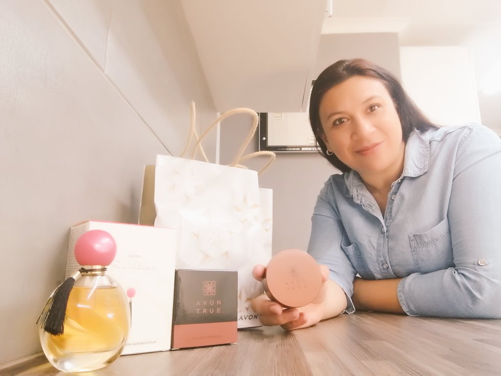 adiela_h5's tweet photo. It's gifting season!Avon had a great selection of gift sets and presents to suite all your gifting needs.follow #ChooseAvonGifting and shop online using my link in my bio for all your gifts to be delivered straight to your door
#ChooseAvonGifting #BestGiftGiverEver #AvonRepSA https://t.co/YvmX9FF1dn