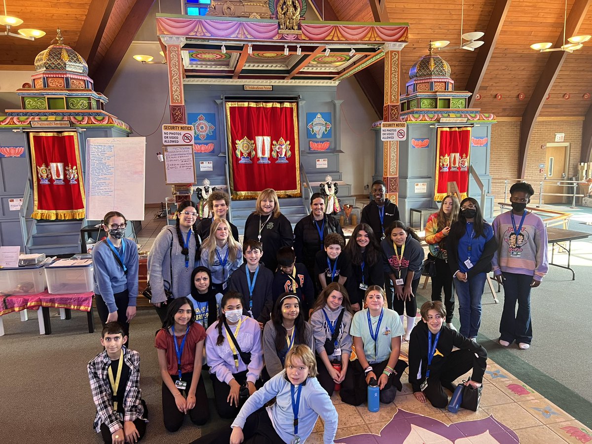 RDJ Ambassadors experiencing Hindu culture. #WBMS #OnlyWB