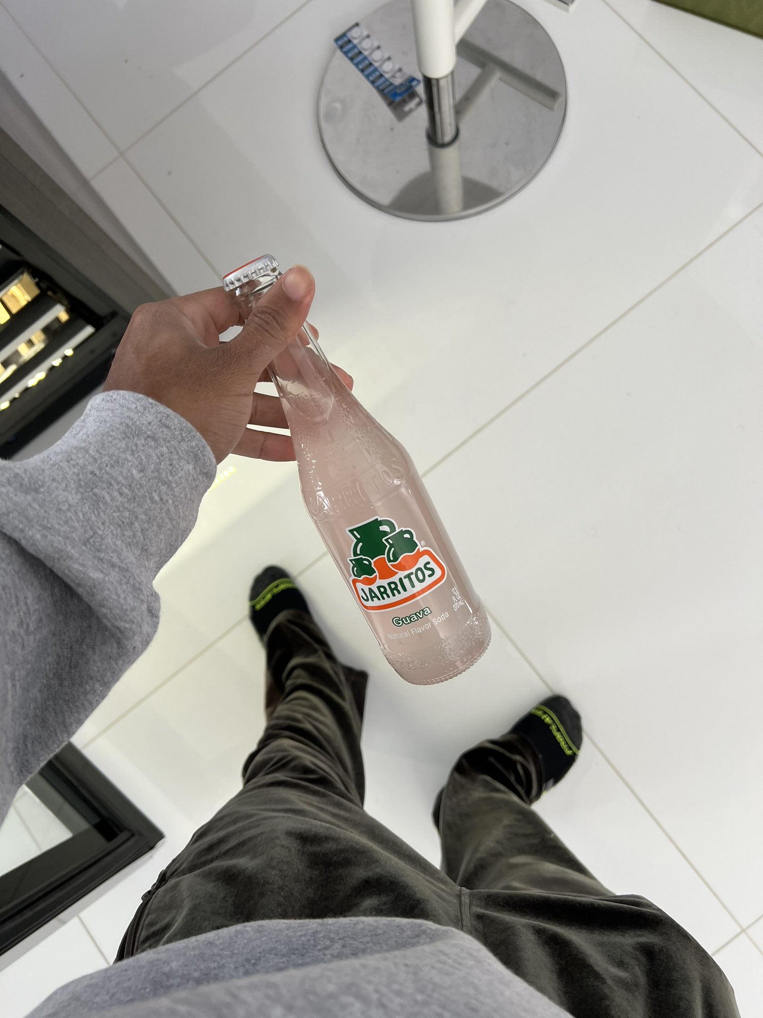 Meech Arlert on X: this flavor taste like they took pussy juice,  carbonated it and bottled t.coG4U7WzQZHN  X