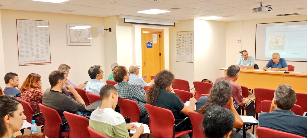 dsotocarrasco's tweet photo. ✨ Julián Sauquillo impartiendo la conferencia titulada "La huella de Rousseau en la teología política". Un broche de oro para el cierre de las I Jornadas de #ESCRIT https://t.co/KntX9btEpE