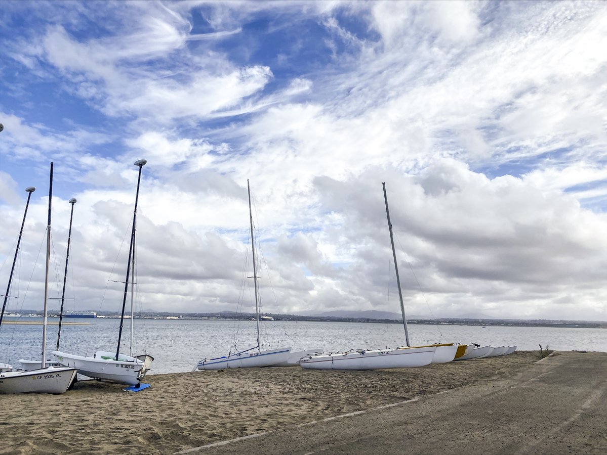 CaStateParksSD's tweet photo. Beautiful, wintery view over the San Diego Bay at the Silver Strand State Beach, bayside.
#SoCalWinterViews #SanDiegoBay #InventYourAdventure #SilverStrandStateBeach https://t.co/KLyiQfuRj8