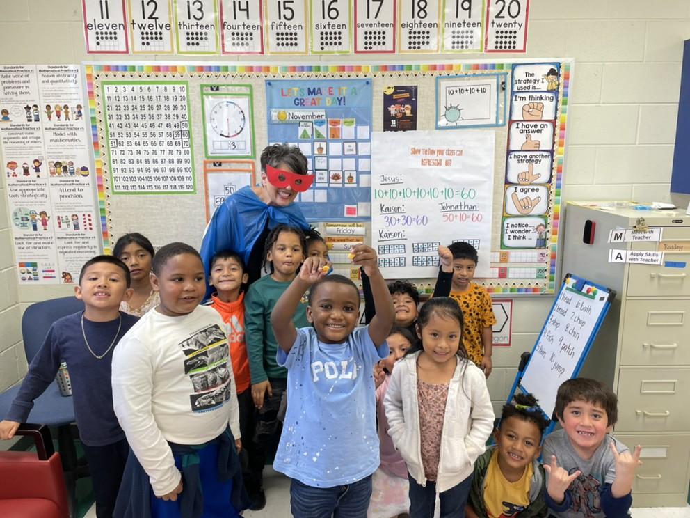 Happy 60th day of school at BCES <a href="/DecaturCityEdu/">Decatur City Schools</a> !! Ms. Lopez's class took on Zero's challenge. How many ways can you represent the number 60? ❤it!! <a href="/AMSTI4all/">AMSTI</a>