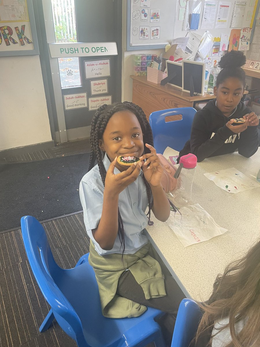 missboycex's tweet photo. #stpaulswhiteinch ✨ 🍪 https://t.co/aXz71xIDtM