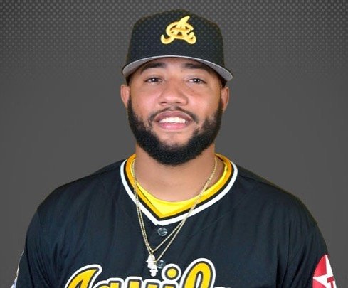 LuiggiSDE's tweet photo. Buenas tardes! Comparte este tuit si quieres que @aguilascibaenas hagan un homenaje de despedida a #RonnyRodriguez y lo manden pa su casa ya.
#AdiosFelino
#YaVeteRonny https://t.co/OZG4JjJy0O