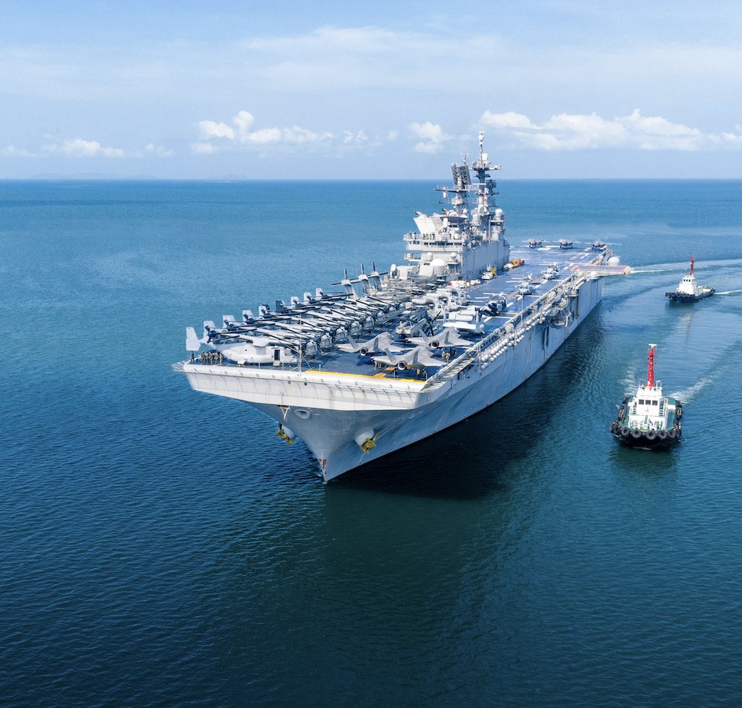pamelahallphd's tweet photo. TW: "My buddy got blown off the boat."
Jets flying off floating landing strips. Fires starting in lower decks. High seas and high winds blowing off anything not tied down, including you. A thrilling but dangerous workplace. PTSD happens.
#knowyourmil #vets #fight #PTSD #ty4ys https://t.co/pYbHSNFS6V