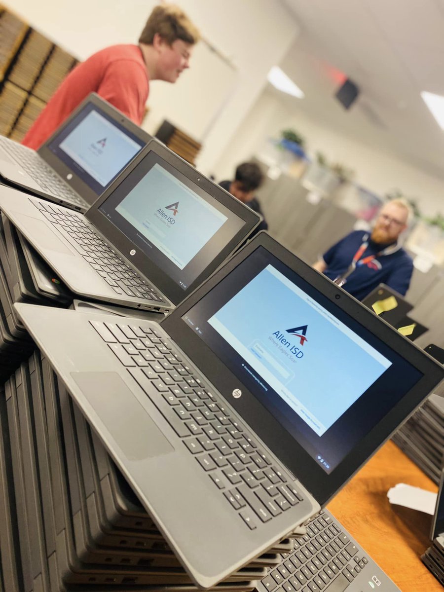 AllenSTEAM's tweet image. Computer Technician Practicum students working on IT tickets alongside IT staff, great experience. #webeforeme #STEAM @mrsjang21