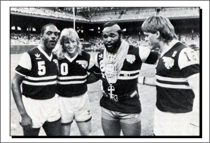 matty13's tweet photo. @MenInBlazers Mr.T and his shortest of shorts with Chicago Sting https://t.co/Y0zH5JXyWG