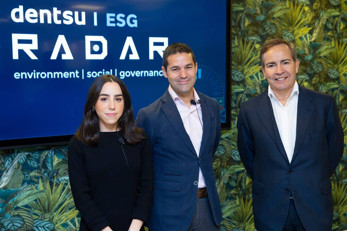 MktInsiderRev's tweet photo. .@dentsuESP ha publicado hoy su primer observatorio RADAR ESG, que tiene a @estrellagalicia como la marca con mejor valoración en sus políticas ESG (Environmental, Social and Governance). https://t.co/zbO6DdNNJz

#MktInsider #marketing #branding #marcas #ESG #EventoRadar https://t.co/amJMpk6rB6