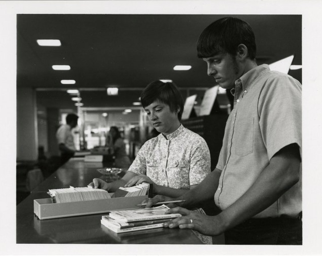 FAUJupiterLib's tweet photo. #TBT Students at FAU Libraries, 1960-1980s. 
#academiclibrary #faulibraries https://t.co/NqmIr6IYvG