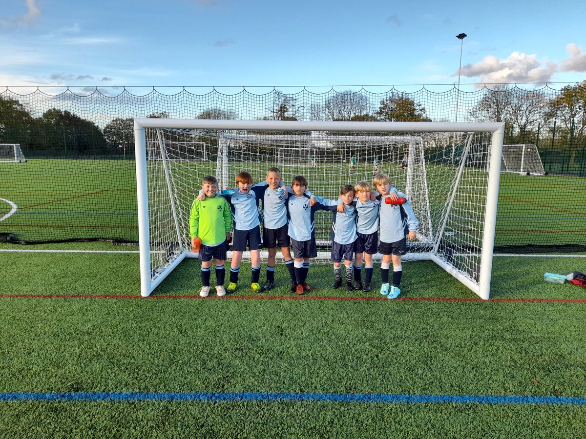 Kingsley_CP_Sch's tweet photo. Super day at the football with our year 4 and 5 teams. Some brilliant footy played and lots of smiles. Bronze and Silver medals for our year 4s. Well done! https://t.co/TSpYg3Hhb9