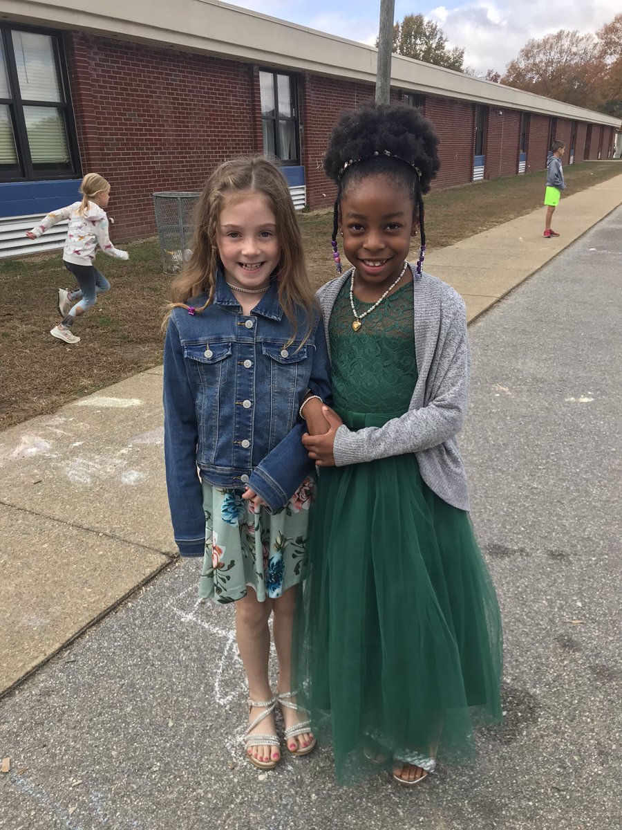 MsGoff2ndGrade's tweet photo. These kids DID NOT disappoint with dress to impress day! #oneccps @wresWildcats https://t.co/Do5iuXnust