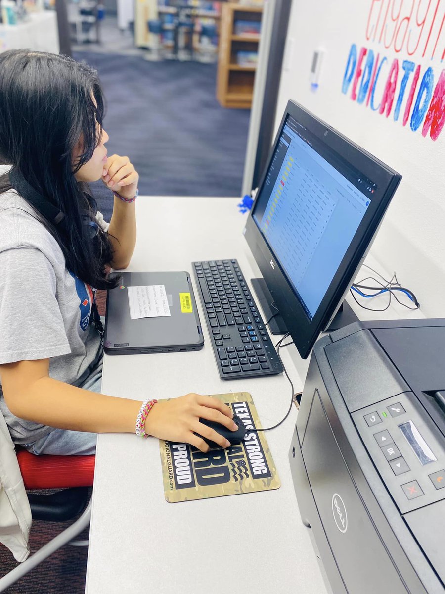 AllenSTEAM's tweet image. Computer Technician Practicum students working on IT tickets alongside IT staff, great experience. #webeforeme #STEAM @mrsjang21