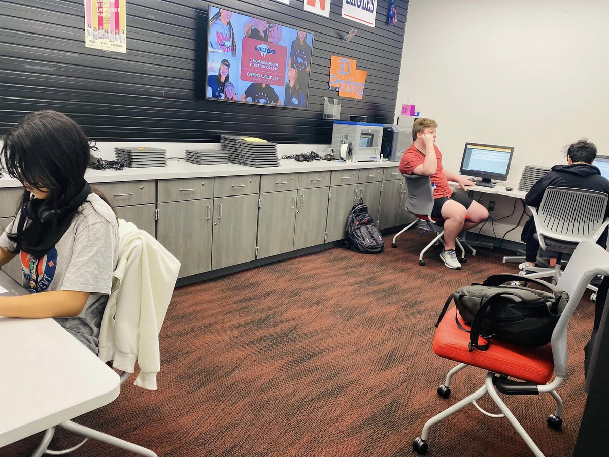 AllenSTEAM's tweet image. Computer Technician Practicum students working on IT tickets alongside IT staff, great experience. #webeforeme #STEAM @mrsjang21