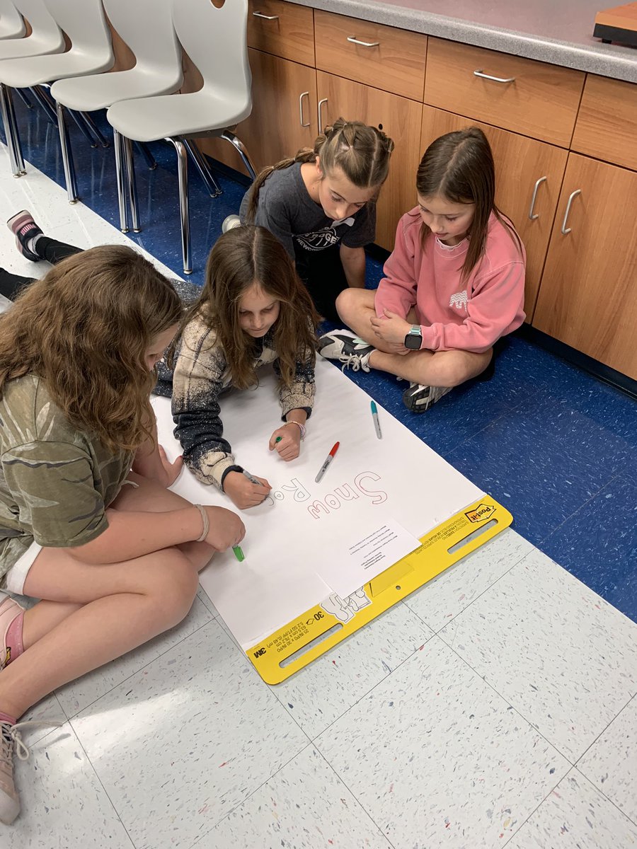 Mrs. Talley is leading our ambassadors in preparing for the upcoming toy drive. Our ambassadors work so hard! <a href="/SnowRogersEl/">SRES</a> <a href="/JEFCOED/">Jefferson County Schools</a>