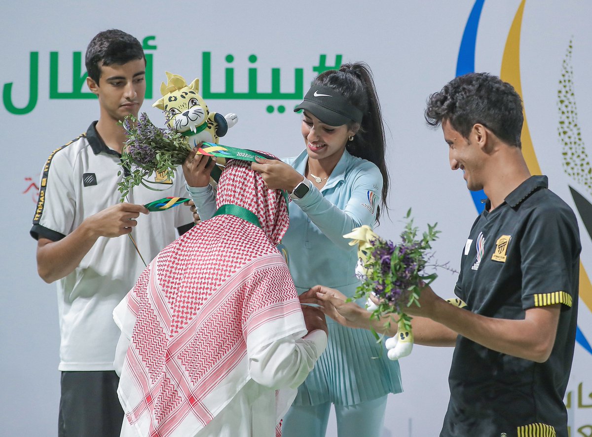 عائلة ذهب التنس 🥇🥇🥈 يتوجون والدهم 🤝✅

#دورة_الألعاب_السعودية #بيننا_أبطال