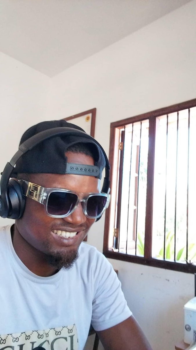 michaelkaingu2's tweet photo. Mike online...#Standingtalltogether https://t.co/LC4rrMrYWa
