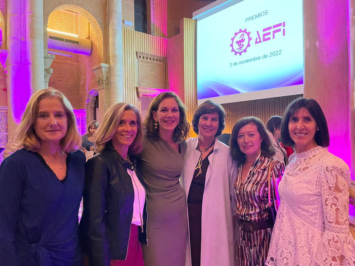AEFI_es's tweet photo. A continuación tendrá lugar un pequeño cóctel en agradecimiento a todos los asistentes y premiados 

#IIIEdicionPremiosAEFI https://t.co/uzhPr3lMWd