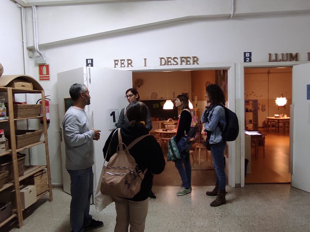 MiquelUtrillo's tweet image. Avui hem tingut la 1a trobada d’equips motors del #projectefaig del @cesirecat . La nostra escola ha estat l’amfitriona. @insmontgros @insbaixamar @santjordivng #elmorsell Comencem a posar llum a un projecte molt “molon”. Som #CentrePilotFaig #utrillomola #aprenentatgeambsentit