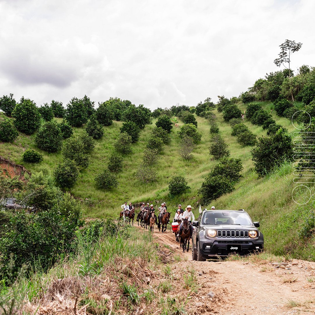 ManadaJeep's tweet photo. Los recuerdos son la mejor parte de una aventura, por eso queremos revivir el tradicional desfile del Yipao y la primera presentación en el país del Nuevo Renegade Turbo
#LeyendaMítica #Yipao #TBT https://t.co/o8GDApnv5Z