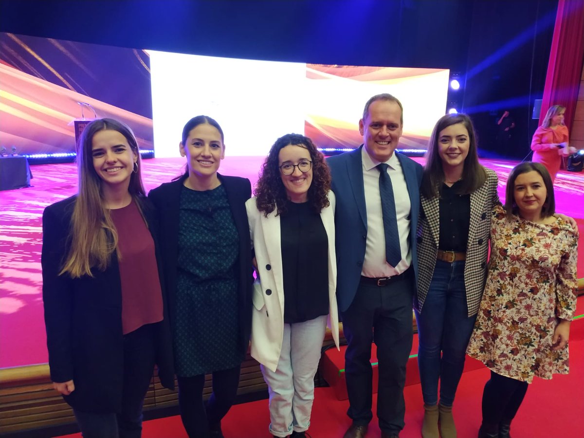 DrDiegoClemente's tweet photo. Muy contento de recibir el Premio Investigación y Conocimiento Científico que otorga @tribunadetoledo con motivo de su 25º Aniversario. Compartido con todo mi equipo. https://t.co/7o9Tik7sYO