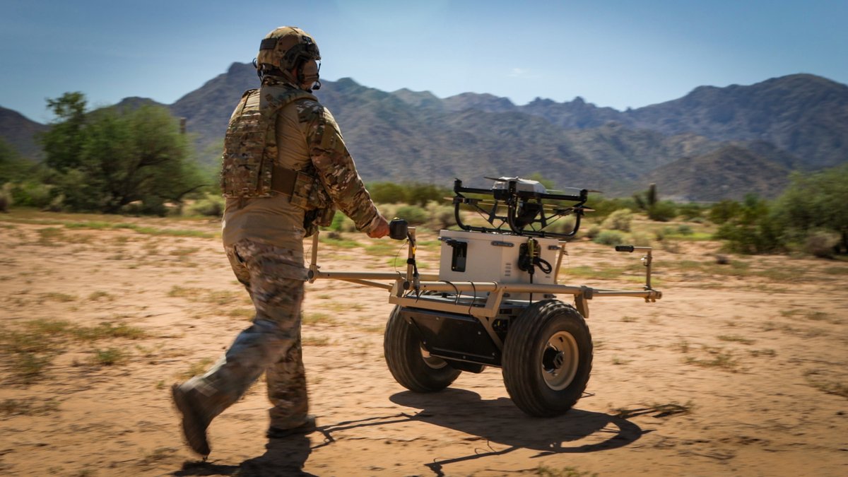 The Hoverfly VHA is perfect for the rapid-deployment and portability needs of an agile fireteam; providing squads with an extended communication network for better coordination and assured mission success.

#Hoverfly #VHA #Army #JADC2 #ForgetheFuture