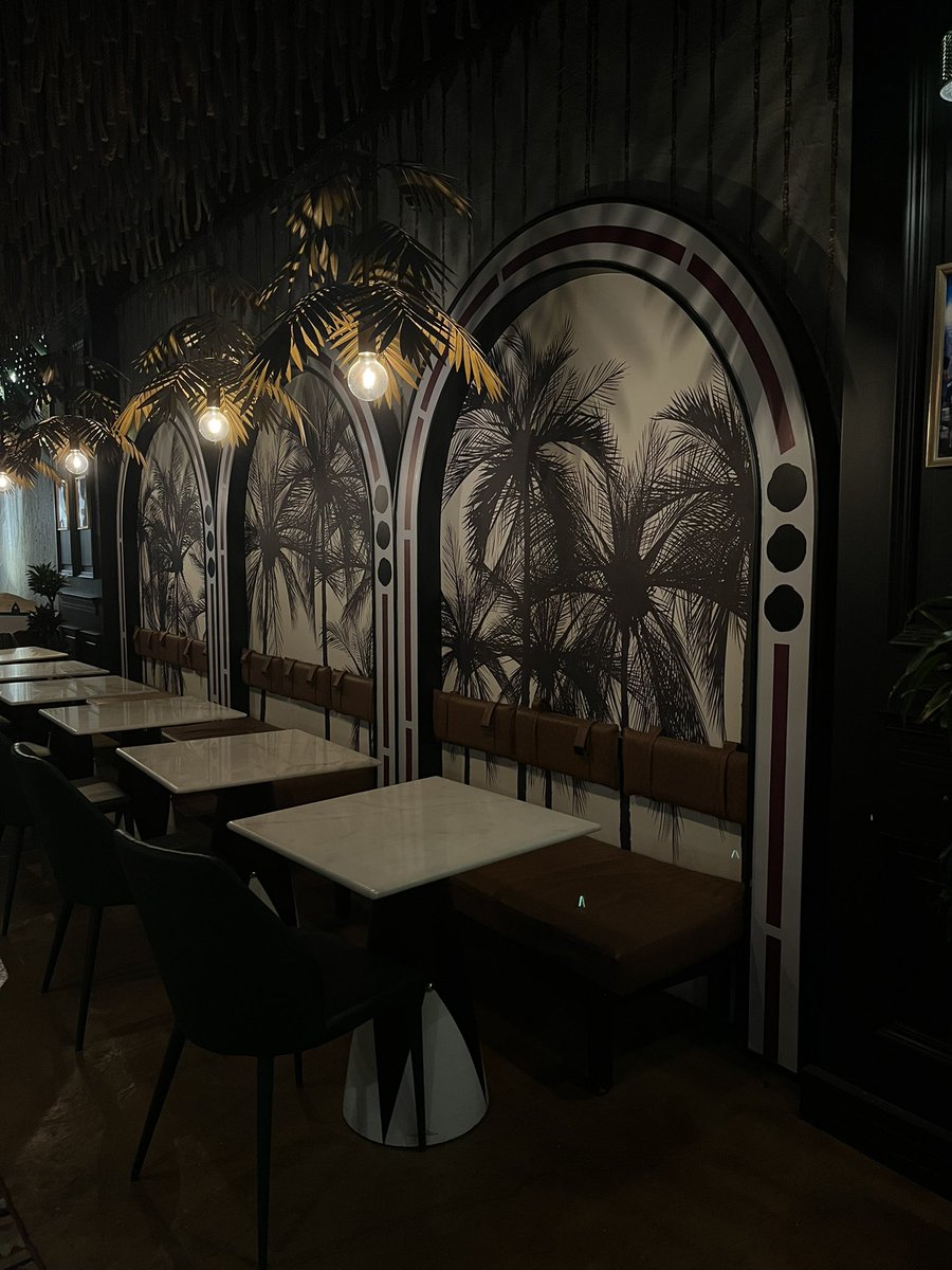 CVR79's tweet image. " استر بجلباب الفرح عورة الجرح
ما كل من فتش جروحك .. حضنها"