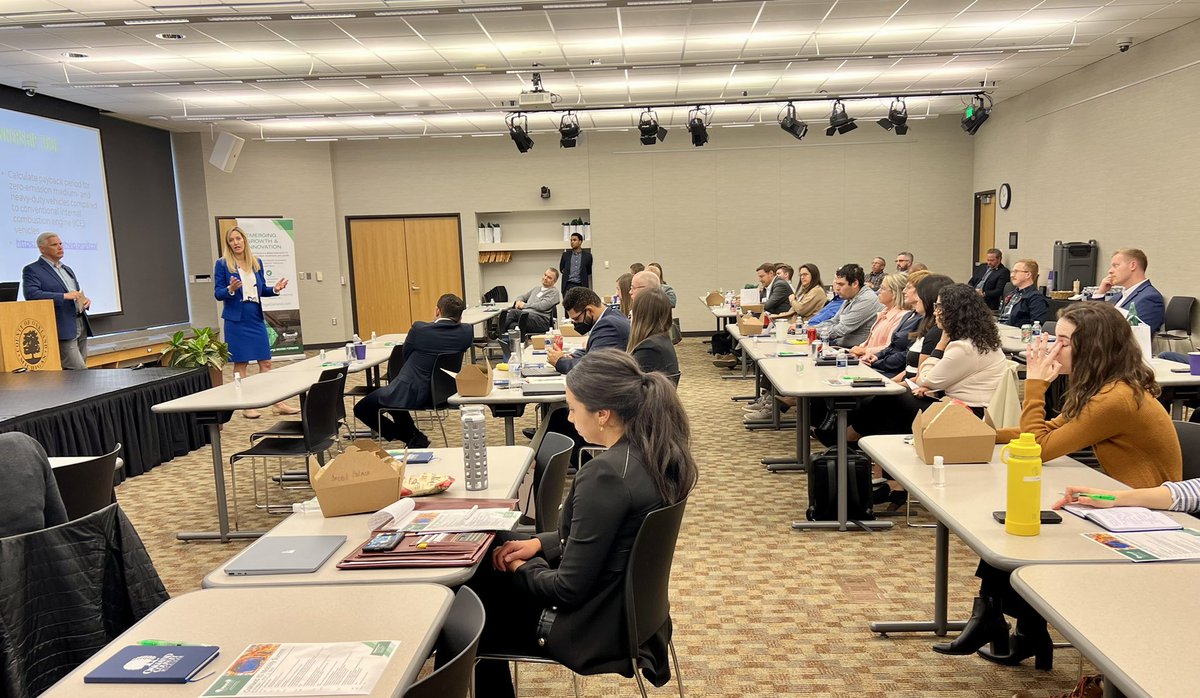 AdvantageOak's tweet photo. What a great day of collaboration as we came together as a County including our Cities, Villages &amp; Townships (#OaklandCounty’s 62 CVTs) to share, learn &amp; develop our #mobility &amp; #EV strategy on a local level. Thanks for following along, stay connected at: https://t.co/JGUm809Clq https://t.co/udJAbGPBTB