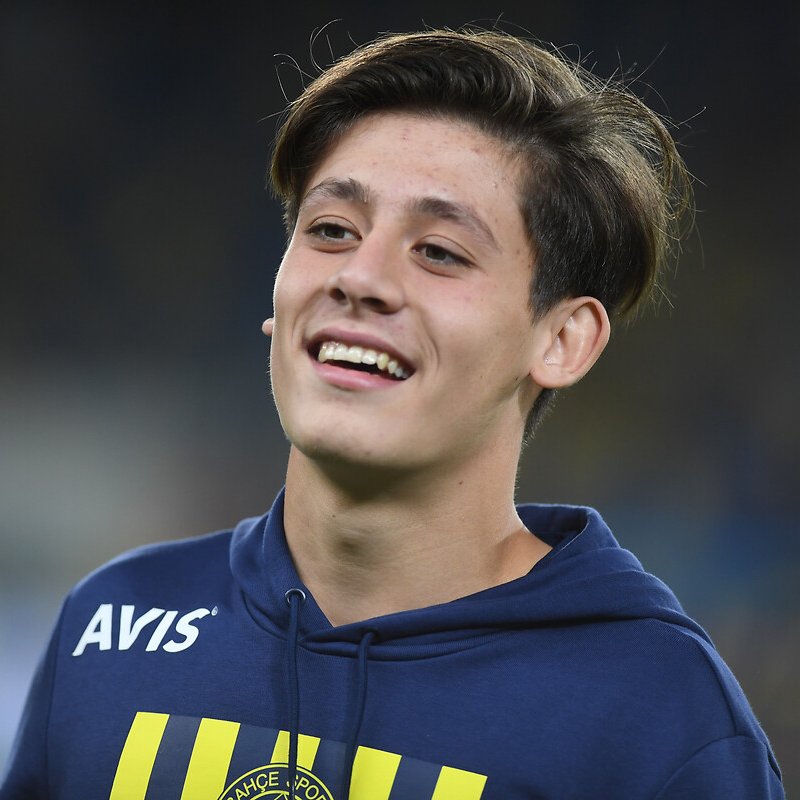 Rabbim şansını bahtını açık etsin güzel kardeşim. Bu karakterde ve yetenekte bir Arda Güler kolay yetişmiyor