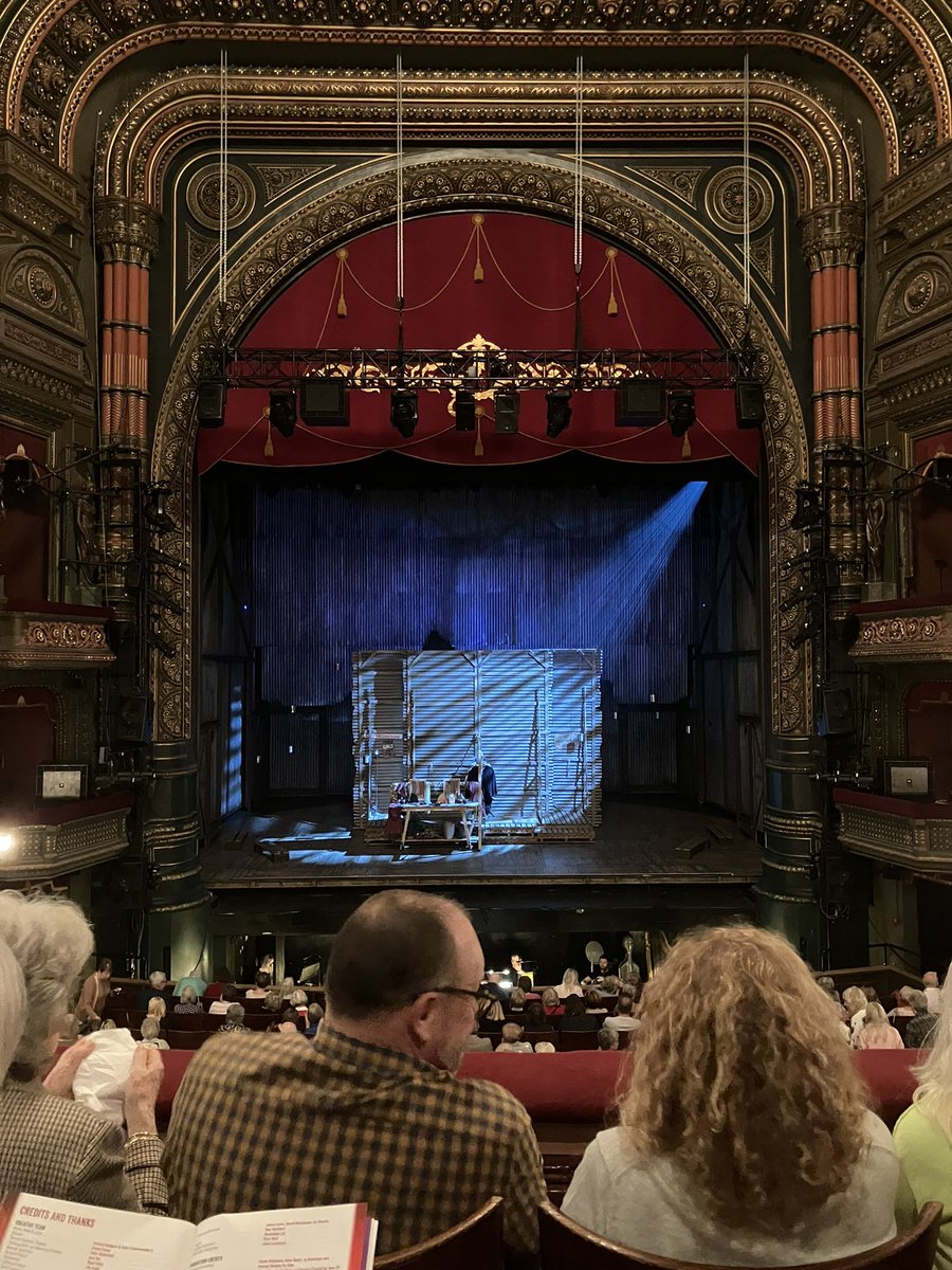 Yesterday I had the pleasure of seeing the spectacular <a href="/southpacshow/">South Pacific</a> at my friends at <a href="/GrandTheatreLS1/">Leeds Grand Theatre</a>. The show was full of timeless classics and I thoroughly enjoyed the way the story was told. A fantastic and fabulous piece of theatre.
