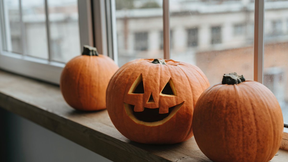 Don't put Jack in the trash. Pumpkins in the garbage will decompose at the landfill & create methane, a scary greenhouse gas. Instead, retire your pumpkin with grace in your green bin, compost it in the garden, or use it in a seasonal recipe. Recipes ➡️ow.ly/jG9p50LsBkB