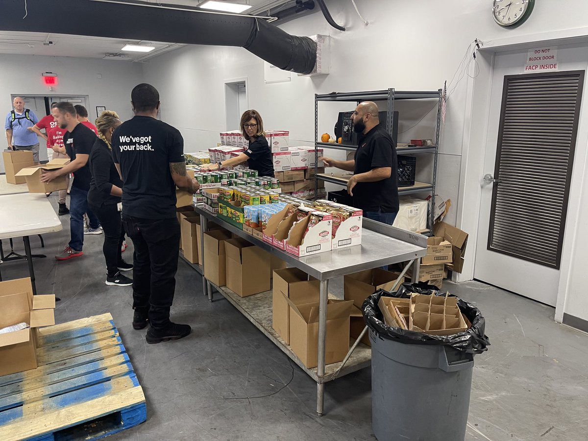 MerdocheyL's tweet photo. Thank you @WPTV and @timallanwalker for “Shining a Light” on @Verizon’s partnership with @BocaHelpingHand’s on their 18th Annual #Thanksgiving Box Brigade! #verizon #shiningalight @CityBocaRaton #bocaraton @TinaPolsky @RepSkidmore @ComishWeinroth

https://t.co/E9JqsJGzwA https://t.co/inpg2L3hcD