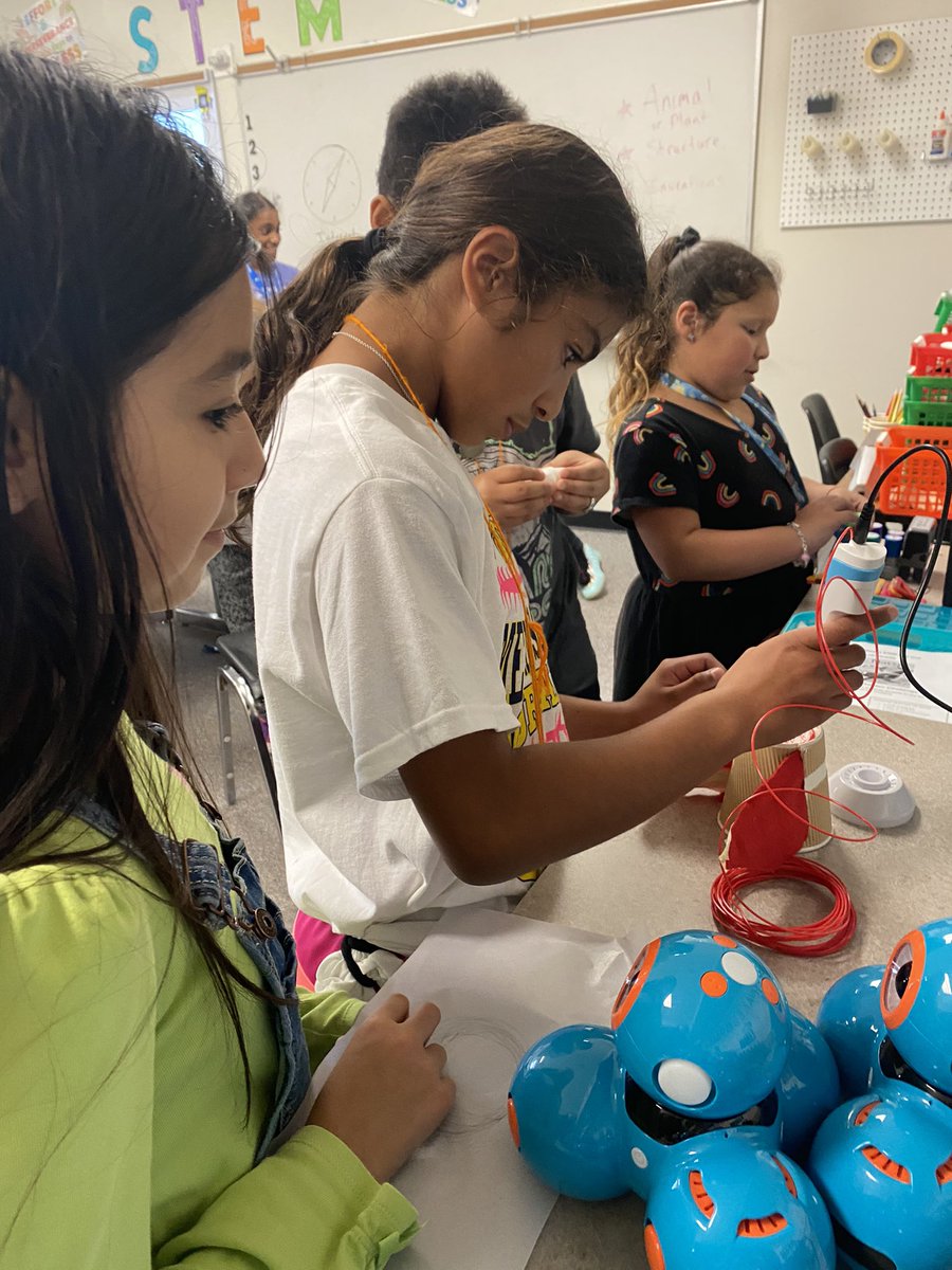 LPFrizzle's tweet photo. 3D pens and STEM! The kids are loving the ability to add 3D elements to their inventions. Thank you @LaporteisdE for funding the technology for the STEM Academies. Yβall put the βTβ in STEM! #ChooseLP #LPSTEM https://t.co/8a7VEGxHDT