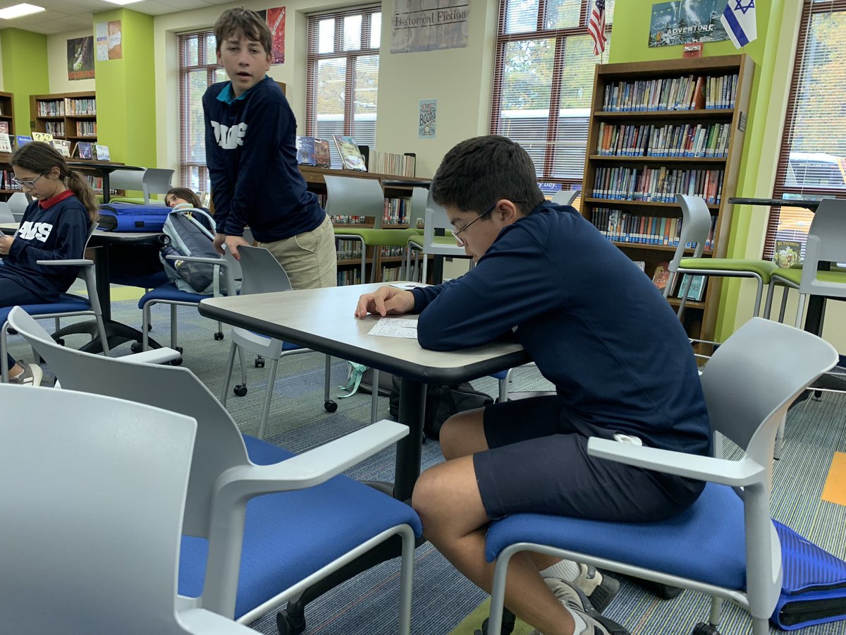 21stStacy's tweet photo. We had so much fun being digital detectives today that we are playing again next week! @Davis_Academy #libraryambassadors #digitaldetectivessquad #davis6 #davis7 #davis8 https://t.co/0pVyO1OtkO