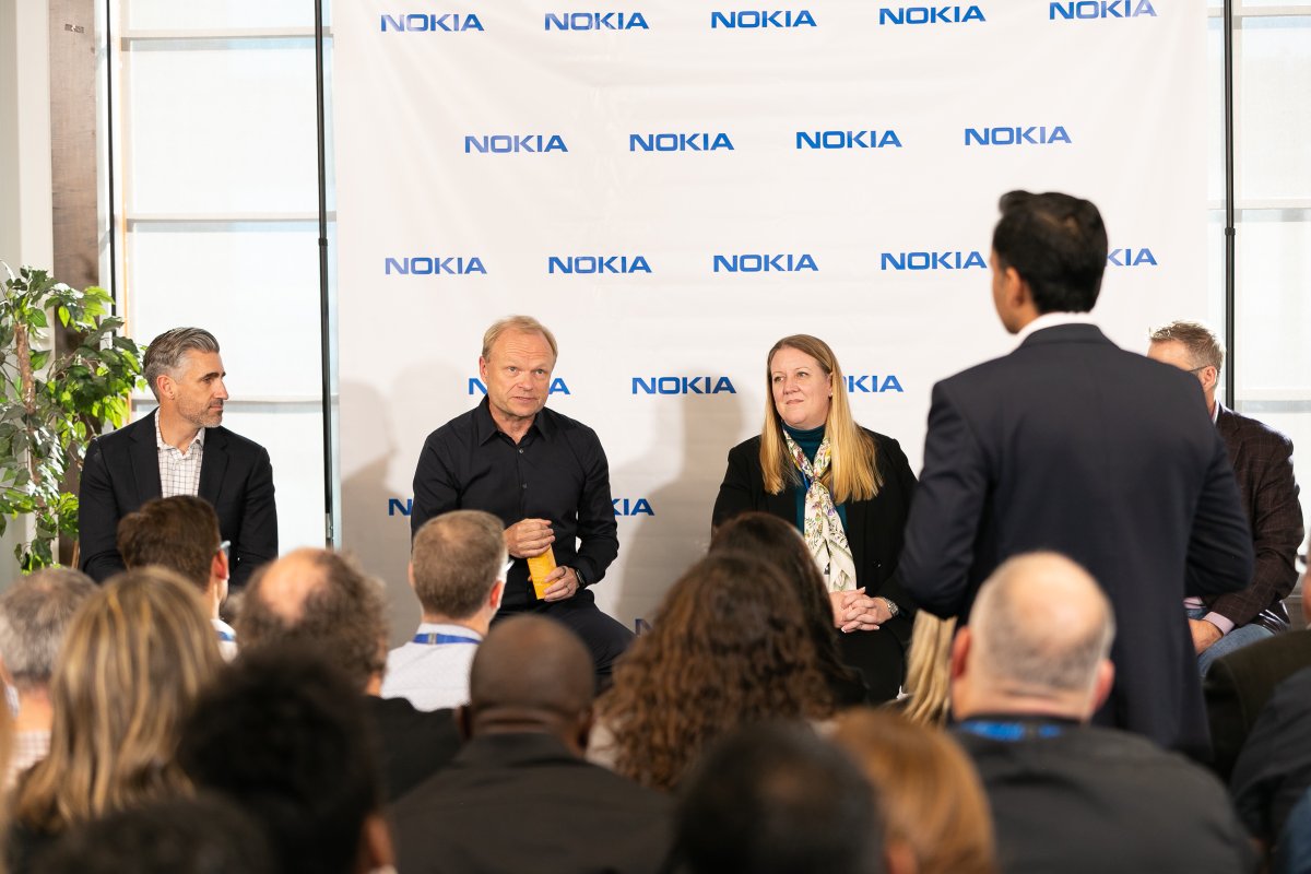 shaun_mccarthy's tweet photo. Such an energizing week! The highlight was our town hall in Dallas where I had the pleasure to join our @Nokia CEO @PekkaLundmark, our CRO @rcorker and our CPO Amy "HR".  Love the passion this team exudes! Looking forward to the next one!

#teamnokia #NokiaNAM #LetsGo https://t.co/CerCIR5iIG