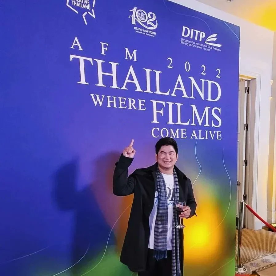 LeeThongkham's tweet photo. @americanfilmmarket 2022 #AFM2022 #thainight #leethongkham #Filmmaker https://t.co/78hLHatFnU