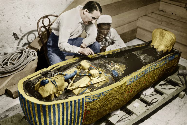 4 Nov 1922: British #archaeologist Howard #Carter discovers the entrance to #Tutankhamun's tomb, aka King Tut, in the Valley of the Kings in #Egypt. #history #OTD #KingTut #ad amzn.to/2TPjWrC