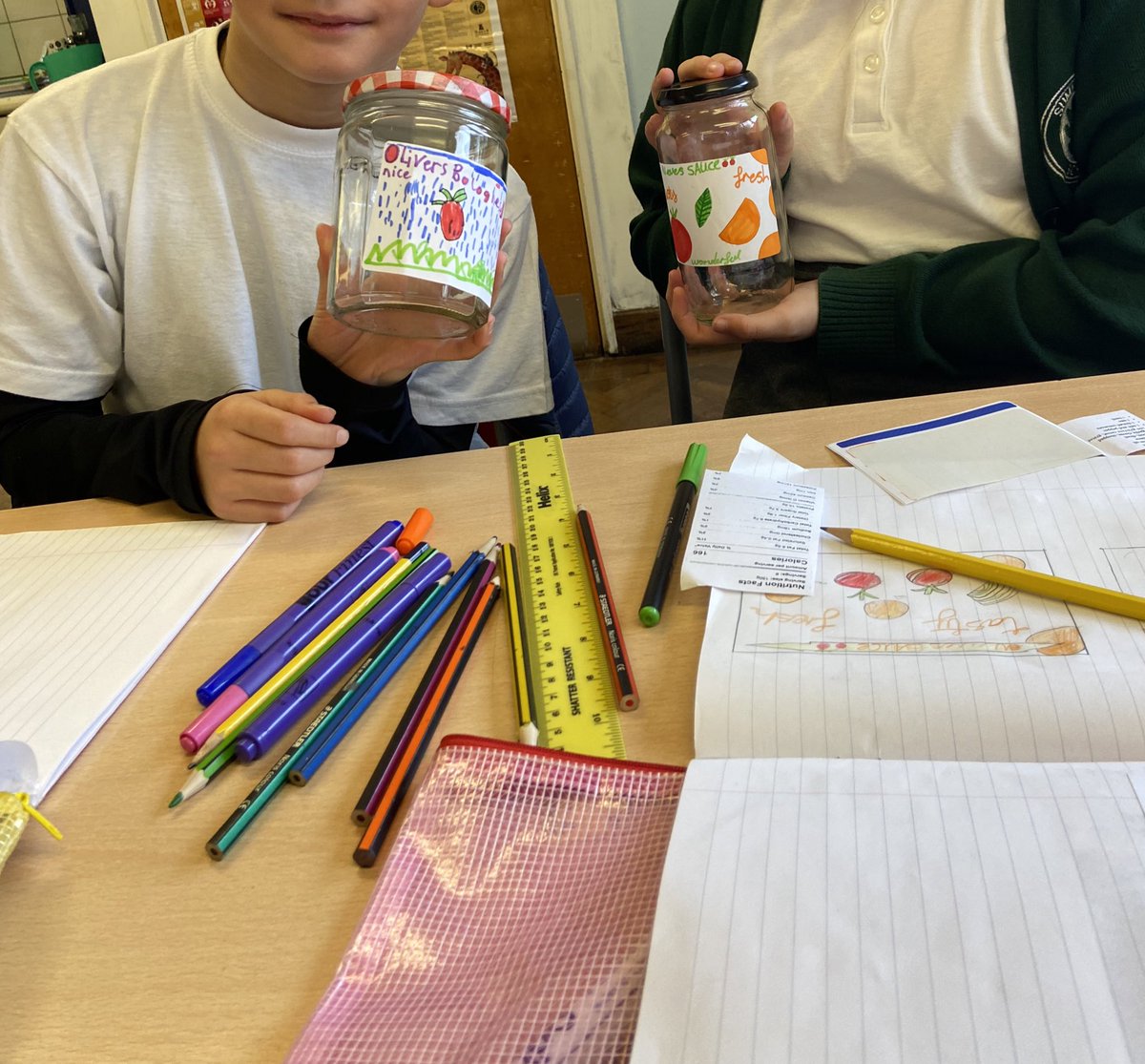 KateFinnigan22's tweet photo. Writing recipes ✅ Designing Jars✅ Making and Tasting Bolognese ✅ https://t.co/ZPLB3dXjpH