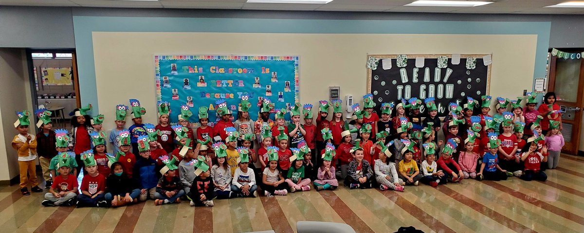 BethSorgini's tweet photo. Phillies Phun in Kindergarten! #gwynnorgators #phanaticcraft #2moregames https://t.co/dDSYFc18OI
