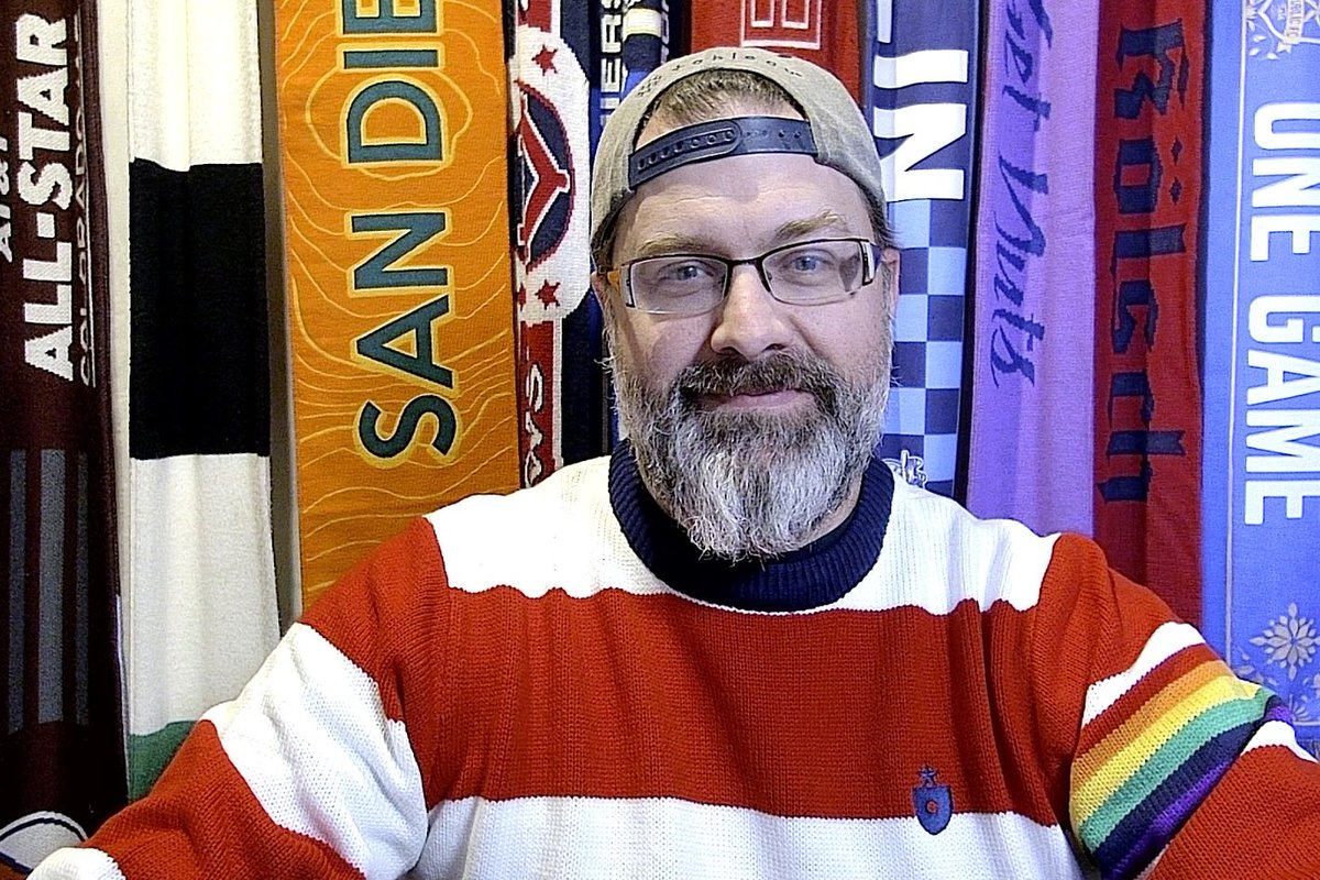 StatHunting's tweet image. Shout out to @CleanSheetCo for the brilliant idea of making a #USMNT-kit-inspired sweater in the lead up to a winter world cup.
Comfy, stylish alternative to the boring Nike official shirt.