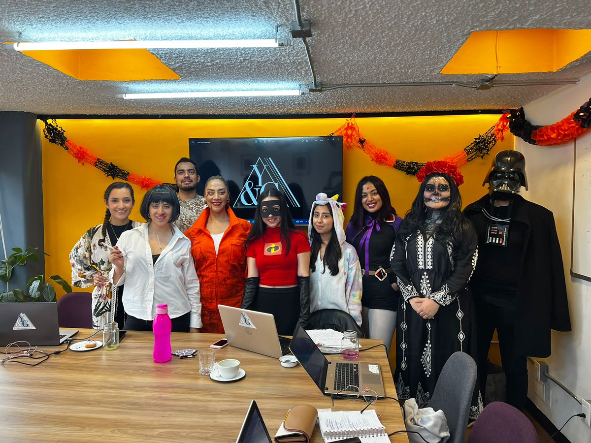 YGConsultores's tweet photo. Asi es como celebró el #teamYG el Día de muertos.
#diademuertos #mexico #ygconsultores https://t.co/nILlC3QKtw