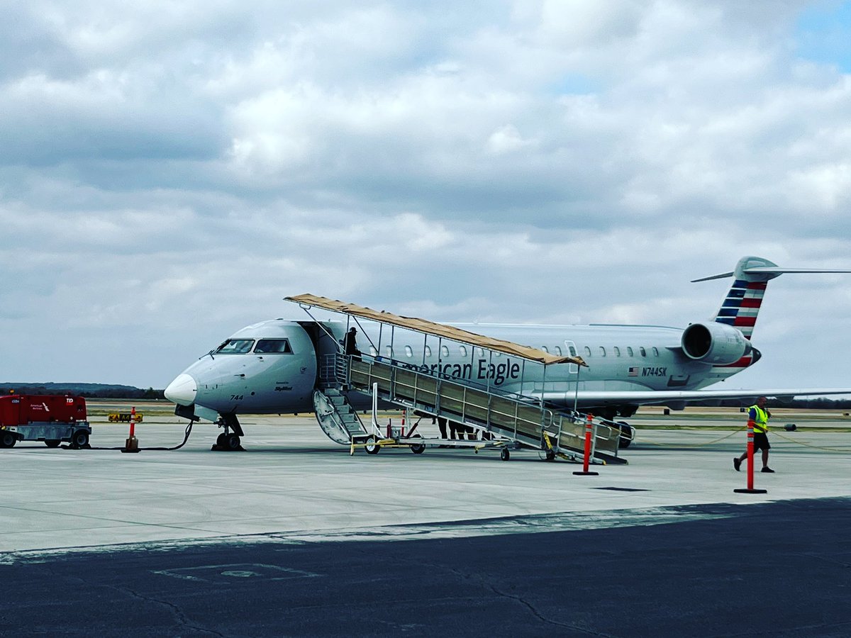 stillwaterwill's tweet photo. The bigger plane is here! With 15 more seats, a wider and taller cabin, available Wi-Fi, and a business class section, it’s now even more comfortable and convenient to fly @AmericanAir from @FlyStillwaterOK! #flySWO https://t.co/msbeSt9YAD