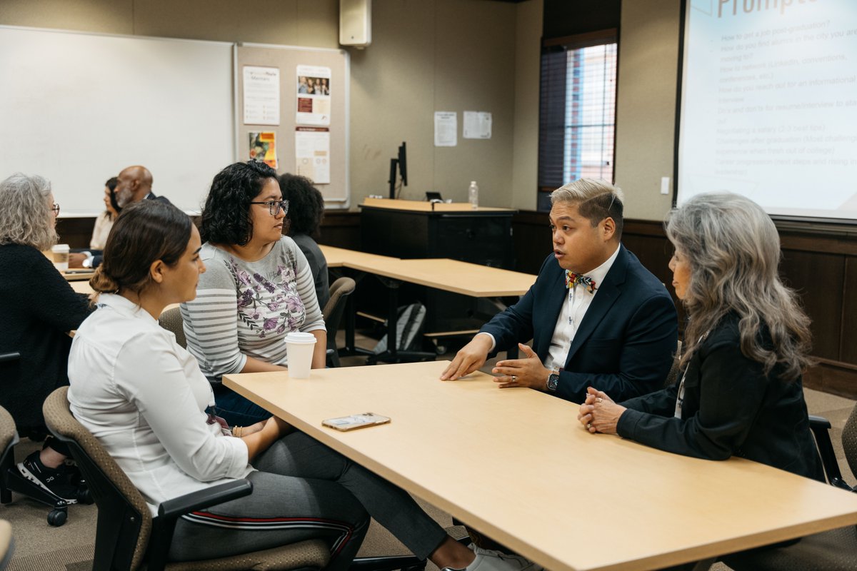 Thank you to members of the CCI Leadership Board for joining us last week and meeting with our students during the Coffee Hop. They had so many great takeaways from their conversations with you!

See more photos from the event here: cci.fsu.edu/cci-leadership…
