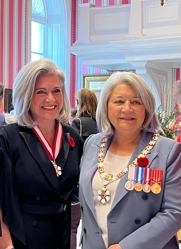 ⁦My deepest gratitude to this country and to Mary Simon ⁦⁦@GGCanada⁩ to be honoured among such an inspirational group of Canadians as an Officer of the Order of Canada. So proud and humbled.